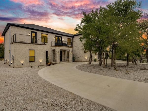 124 Cote D Azur Drive, Chico, TX 76431