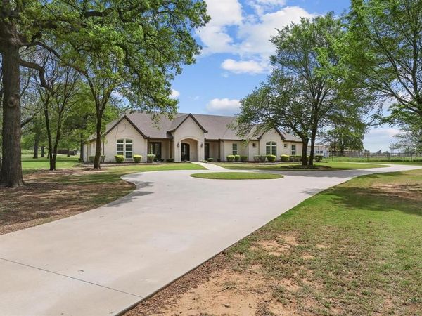 5999 Ranch Estates Road , Krugerville, TX 76227