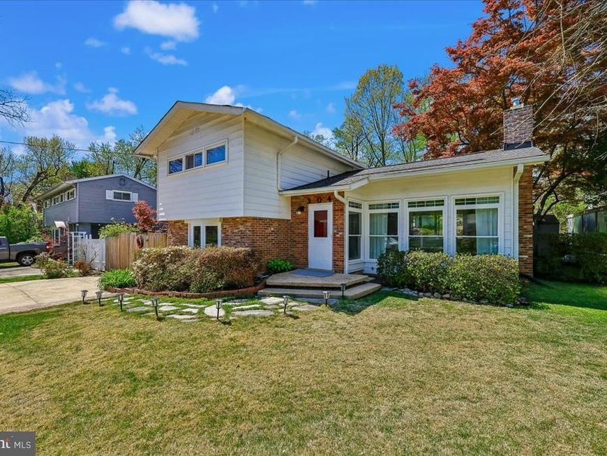 304 Twinbrook Parkway, Rockville, MD 20851 Main Photo