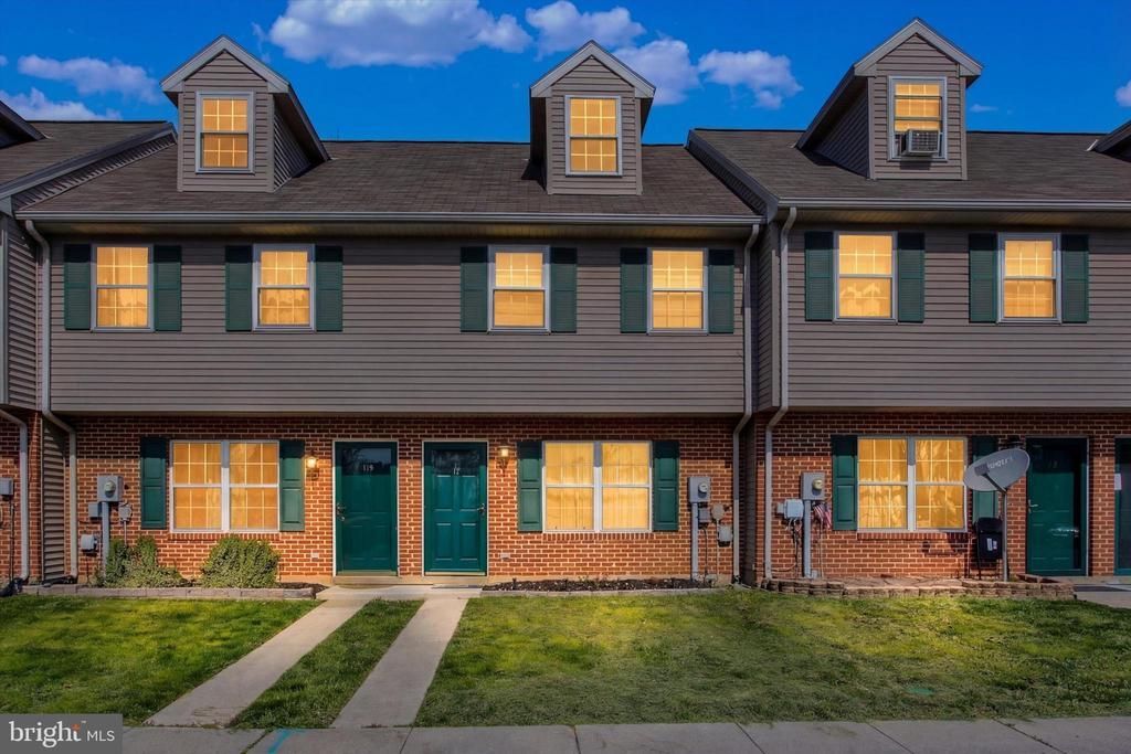 117 Orchard Lane, Unit 12, Hanover, PA 17331 Main Photo