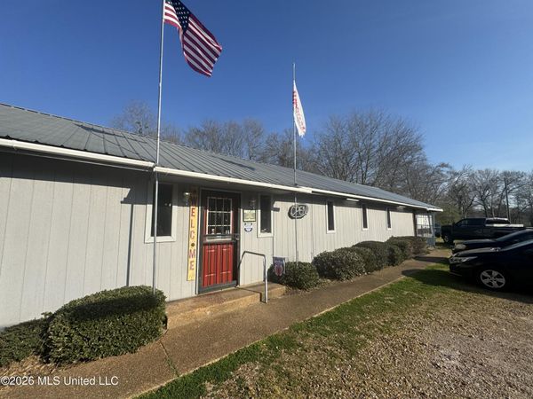 14193 U.S. 51 , Durant, MS 39063