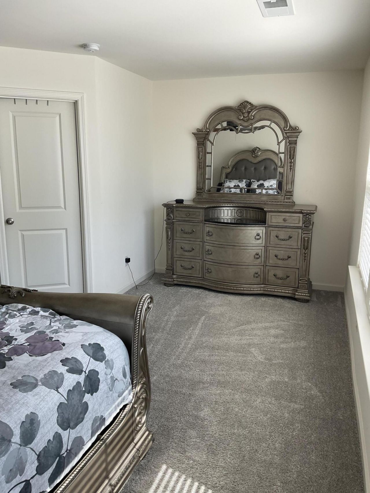 438 Trotters Lane Photo 14