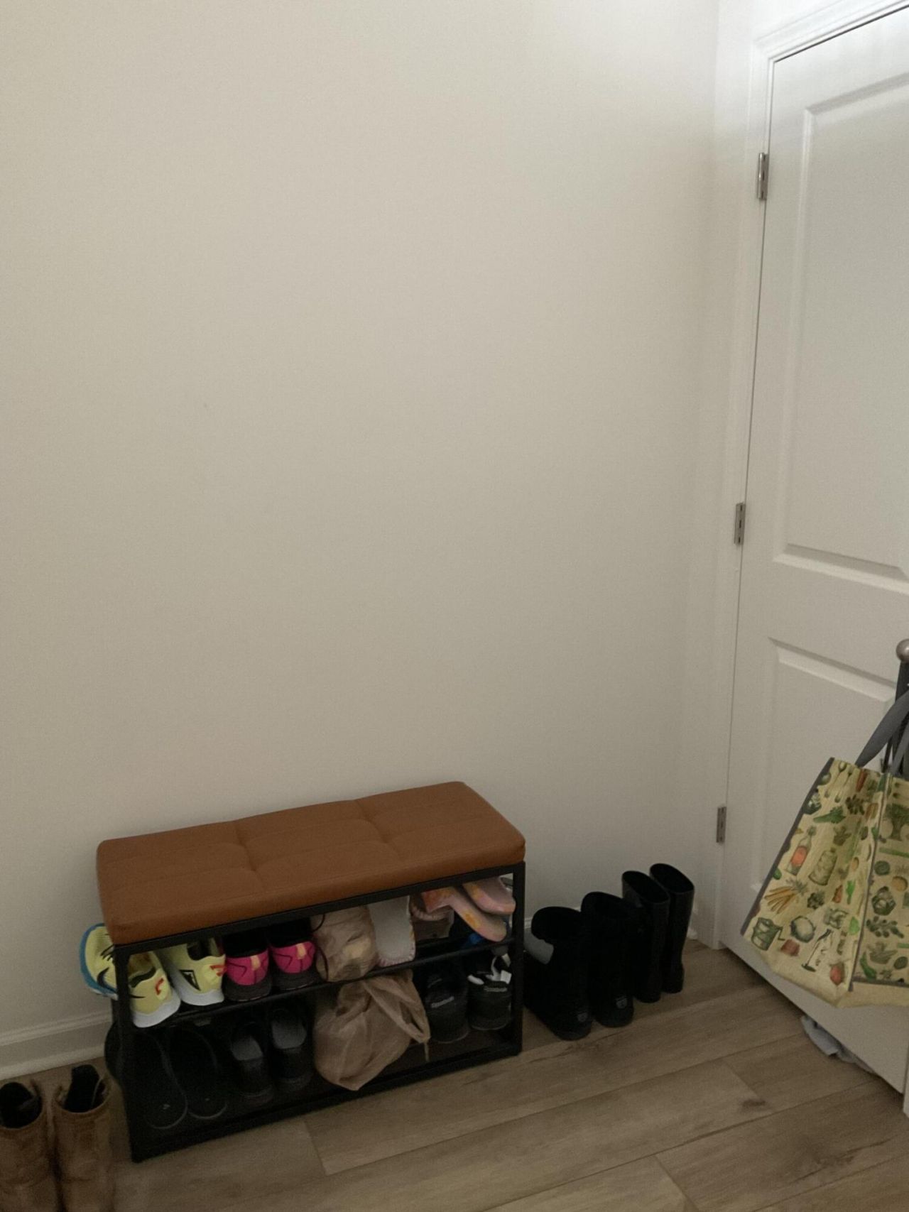 438 Trotters Lane Photo 4