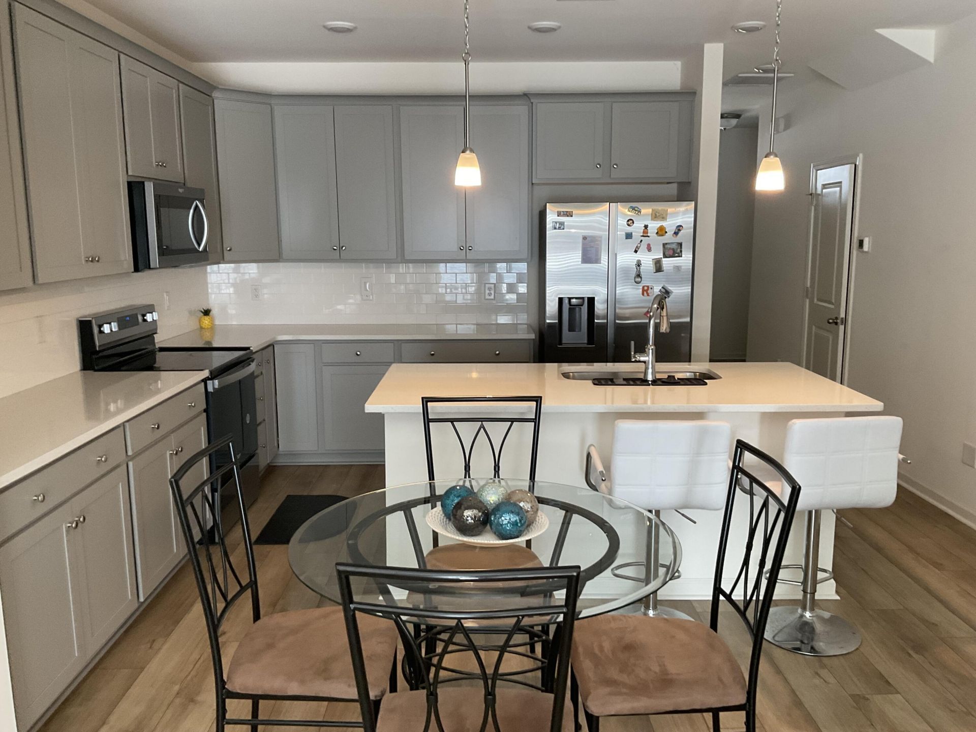 438 Trotters Lane Photo 6