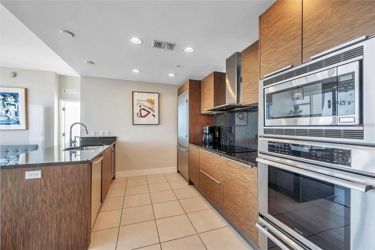 175 1st Street S, Unit 2804, Saint Petersburg, FL 33701 Photo