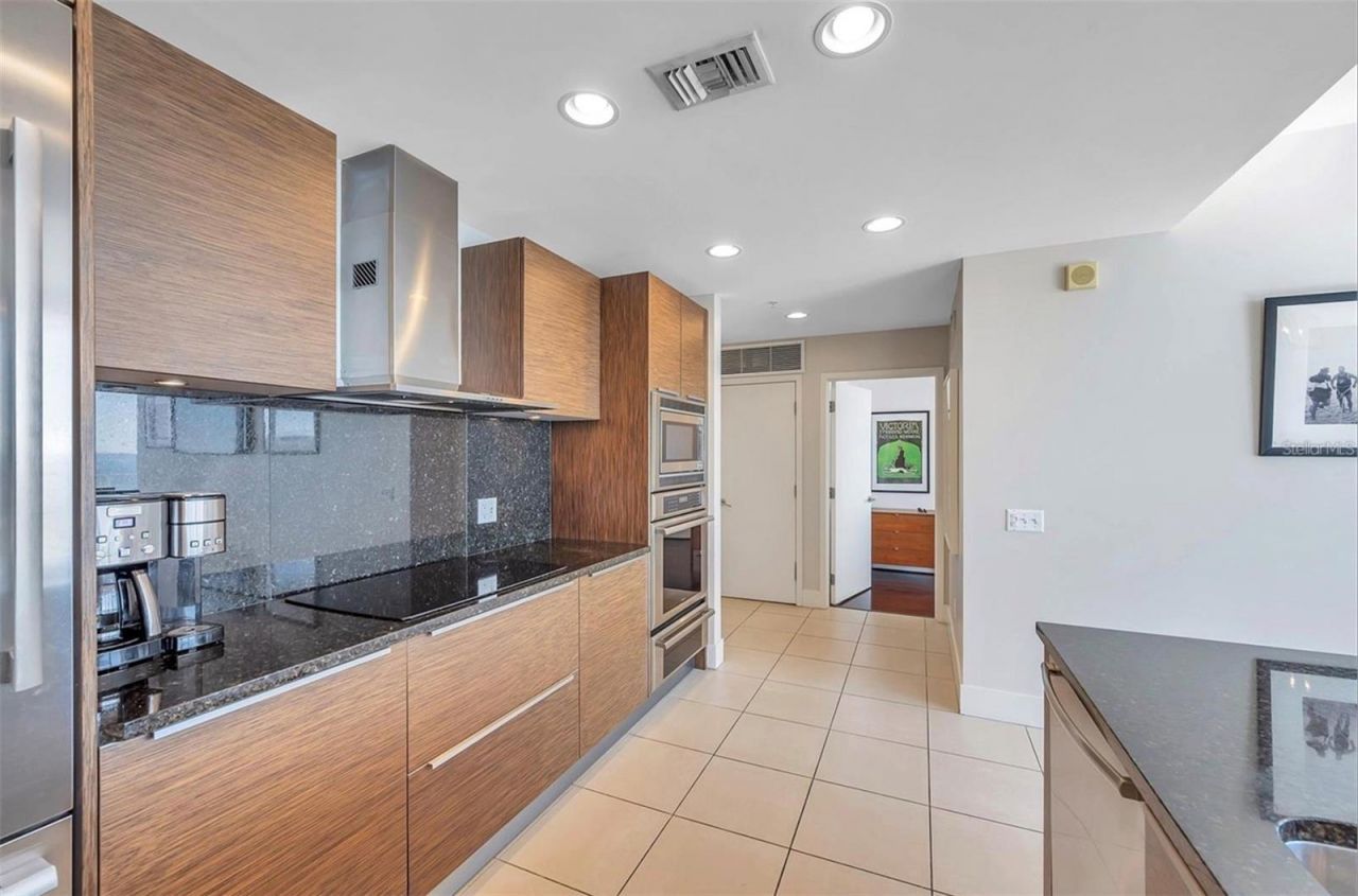 175 1st Street S, Unit 2804, Saint Petersburg, FL 33701 Photo