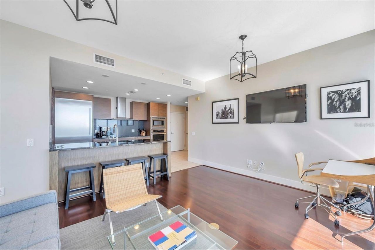 175 1st Street S, Unit 2804, Saint Petersburg, FL 33701 Photo