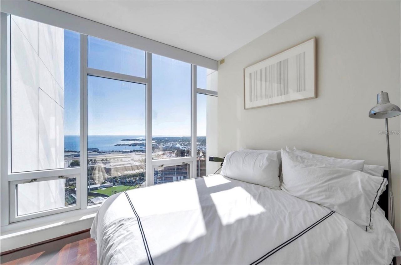 175 1st Street S, Unit 2804, Saint Petersburg, FL 33701 Photo