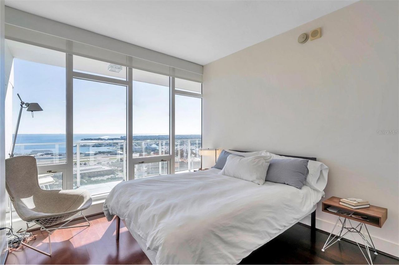 175 1st Street S, Unit 2804, Saint Petersburg, FL 33701 Photo