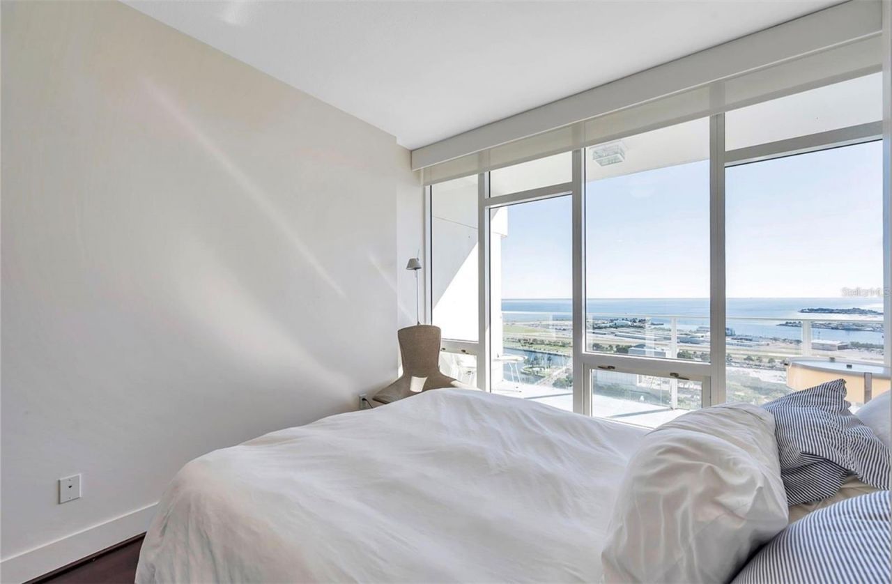 175 1st Street S, Unit 2804, Saint Petersburg, FL 33701 Photo