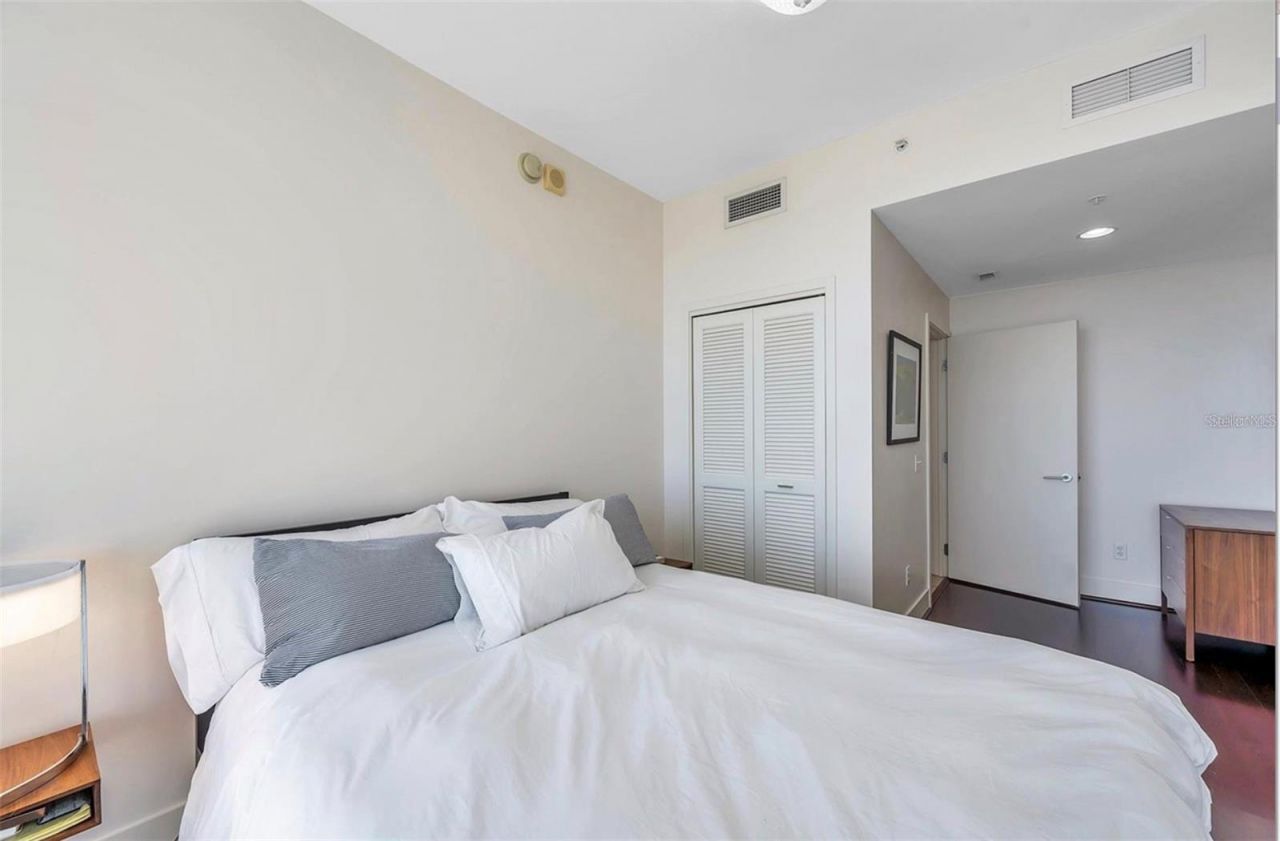 175 1st Street S, Unit 2804, Saint Petersburg, FL 33701 Photo