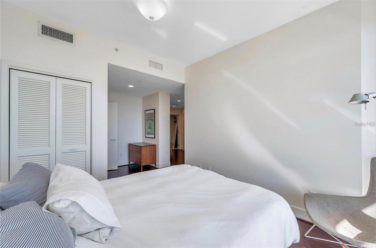 175 1st Street S, Unit 2804, Saint Petersburg, FL 33701 Photo