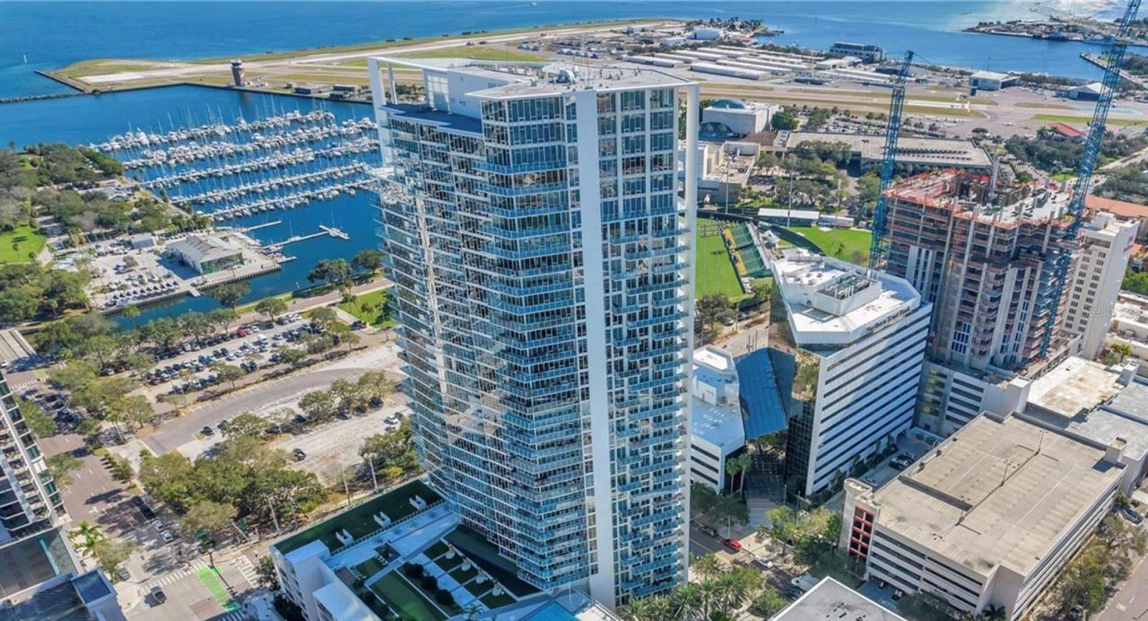 175 1st Street S, Unit 2804, Saint Petersburg, FL 33701 Photo