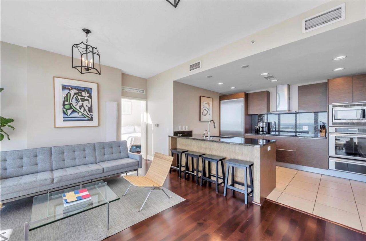 175 1st Street S, Unit 2804, Saint Petersburg, FL 33701 Photo