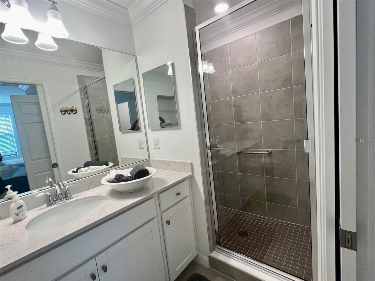 18114 Gawthrop Drive, Unit 305, Bradenton, FL 34211 Photo