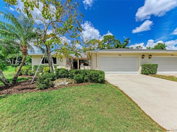 7160 FAIRWAY BEND CIR , SARASOTA, FL 34243