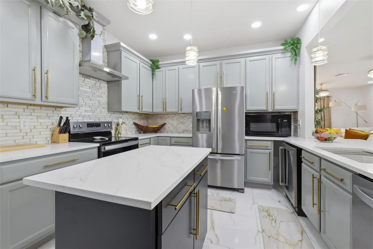 1026 W Beresford Road , Deland, FL 32720 Photo