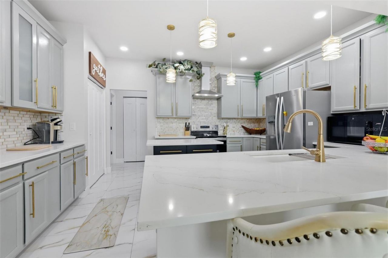 1026 W Beresford Road , Deland, FL 32720 Photo