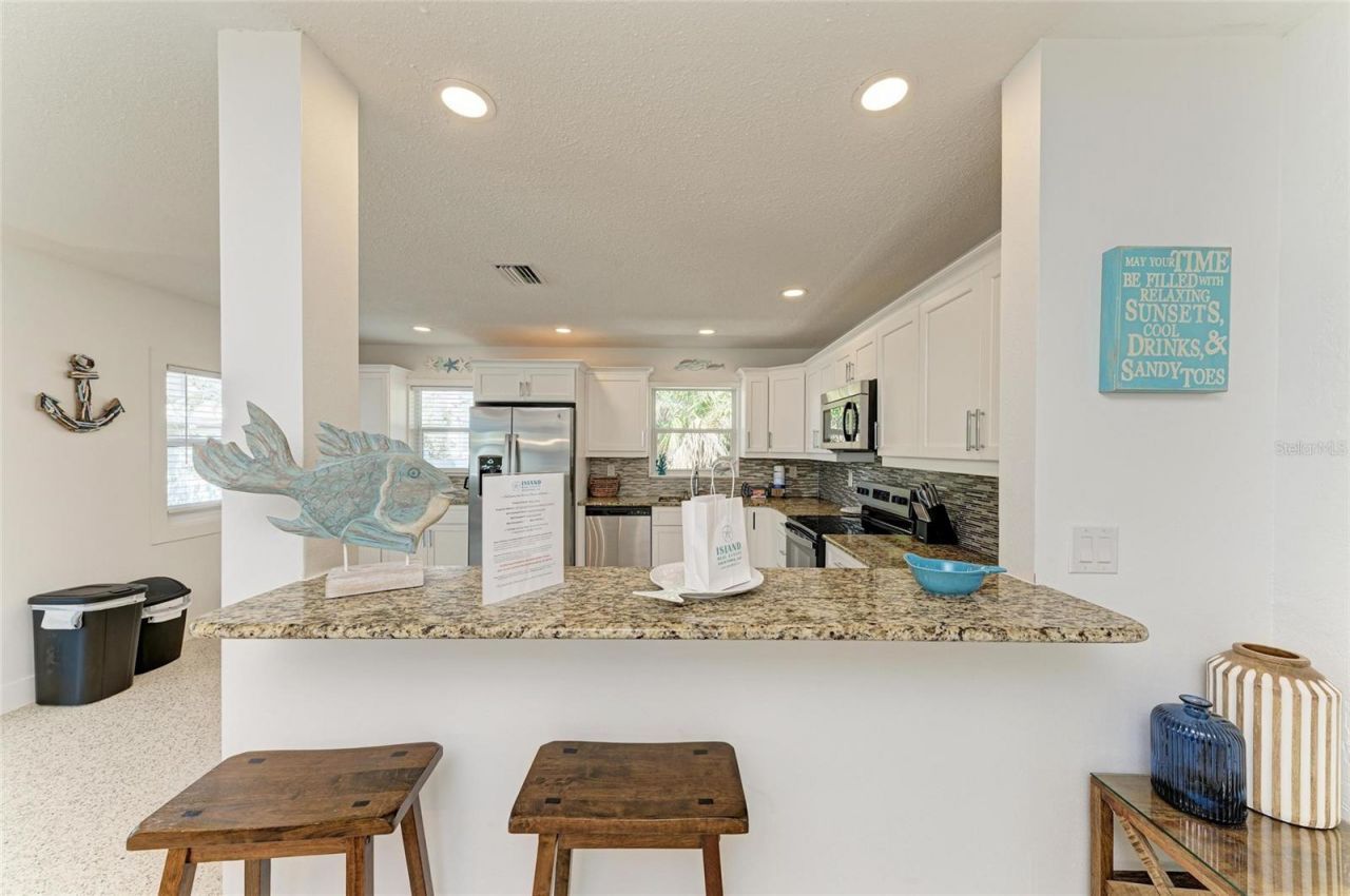 165 Crescent Drive, Anna Maria, FL 34216 Photo