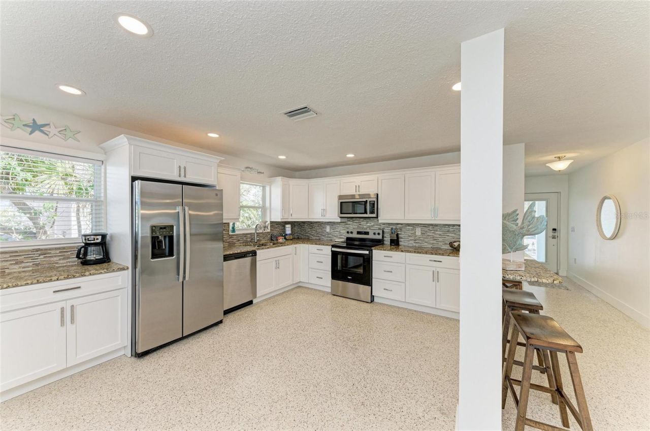 165 Crescent Drive, Anna Maria, FL 34216 Photo