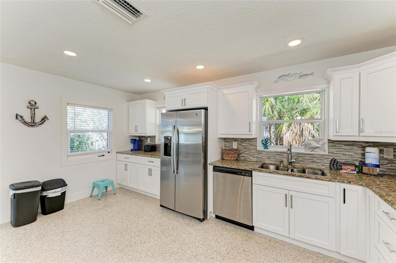 165 Crescent Drive, Anna Maria, FL 34216 Photo