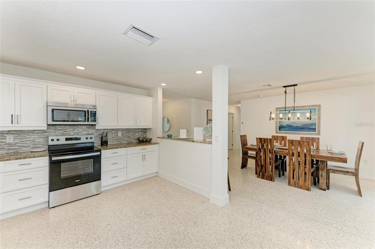 165 Crescent Drive, Anna Maria, FL 34216 Photo