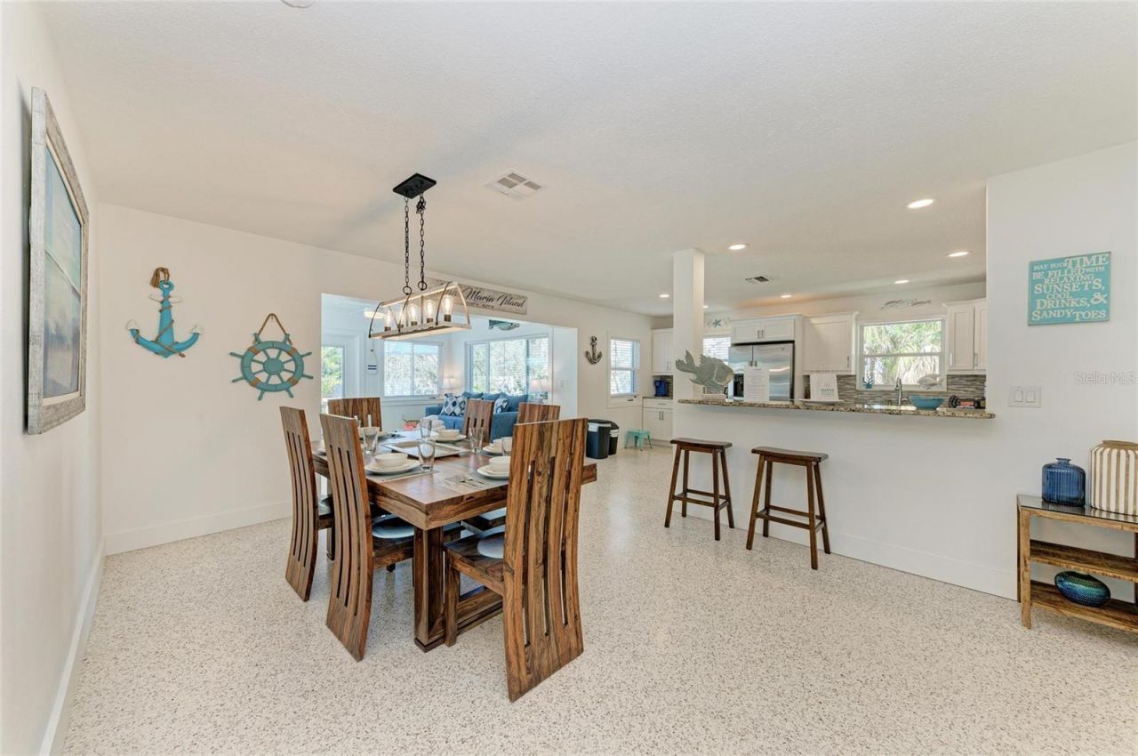 165 Crescent Drive, Anna Maria, FL 34216 Photo