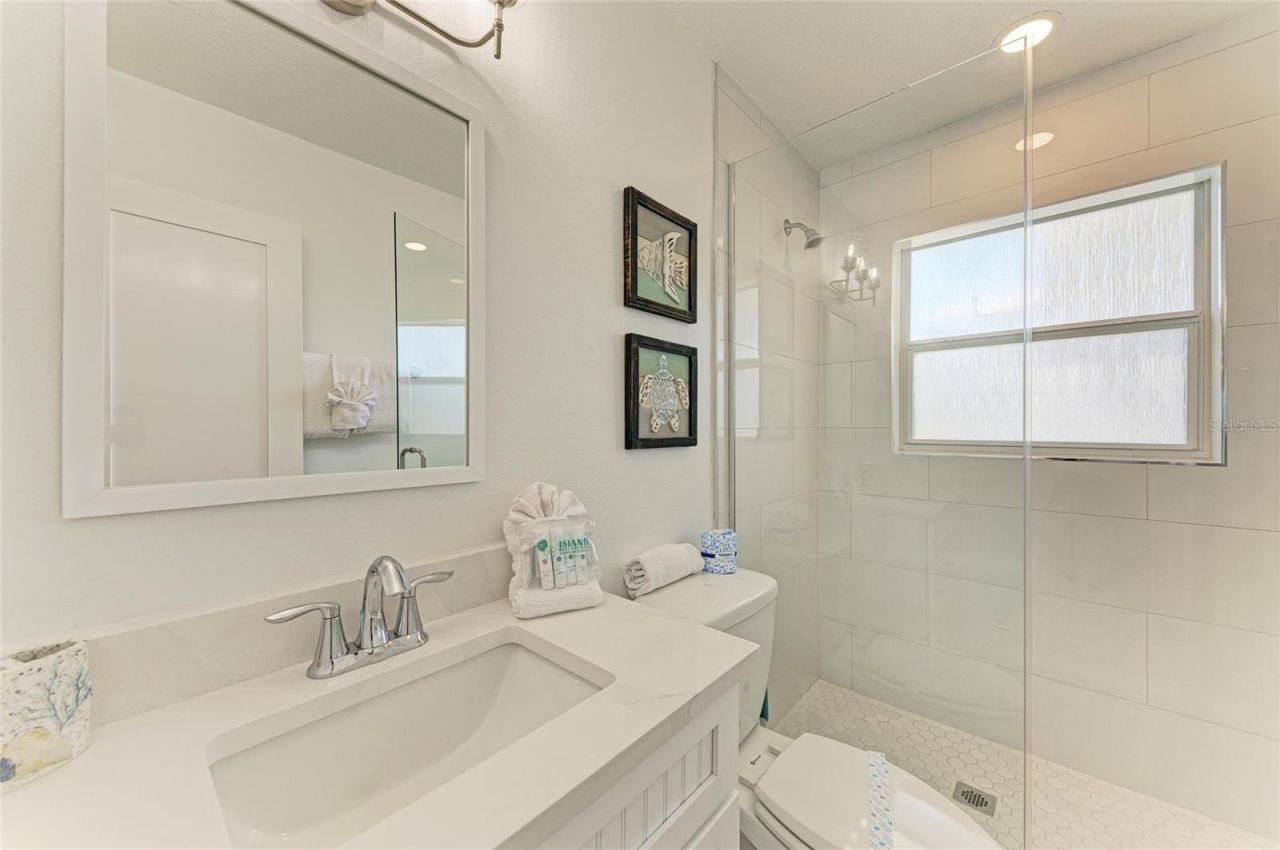 165 Crescent Drive, Anna Maria, FL 34216 Photo