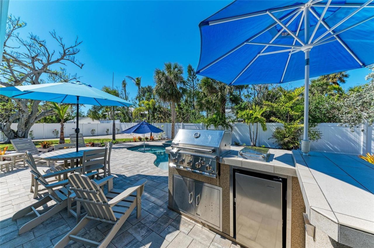 165 Crescent Drive, Anna Maria, FL 34216 Photo