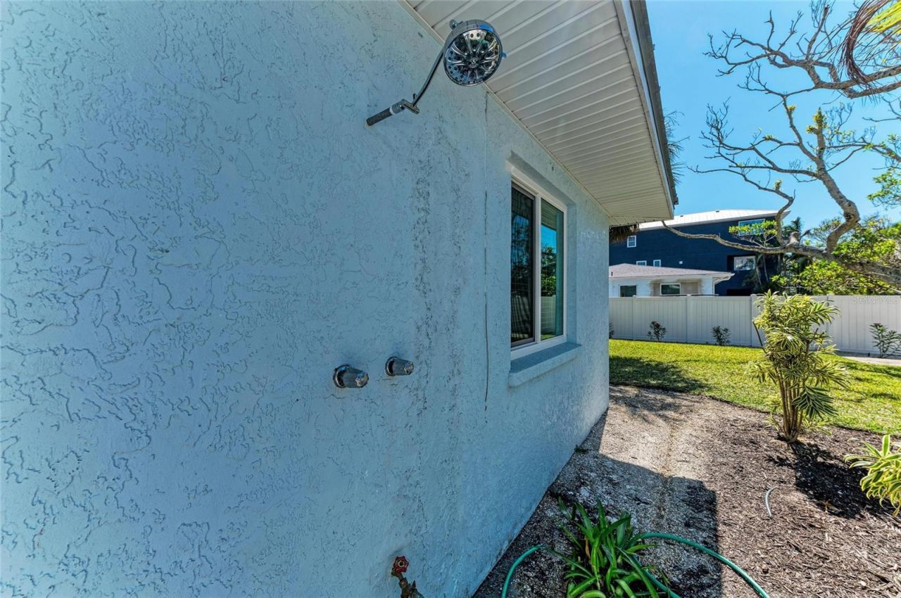 165 Crescent Drive, Anna Maria, FL 34216 Photo