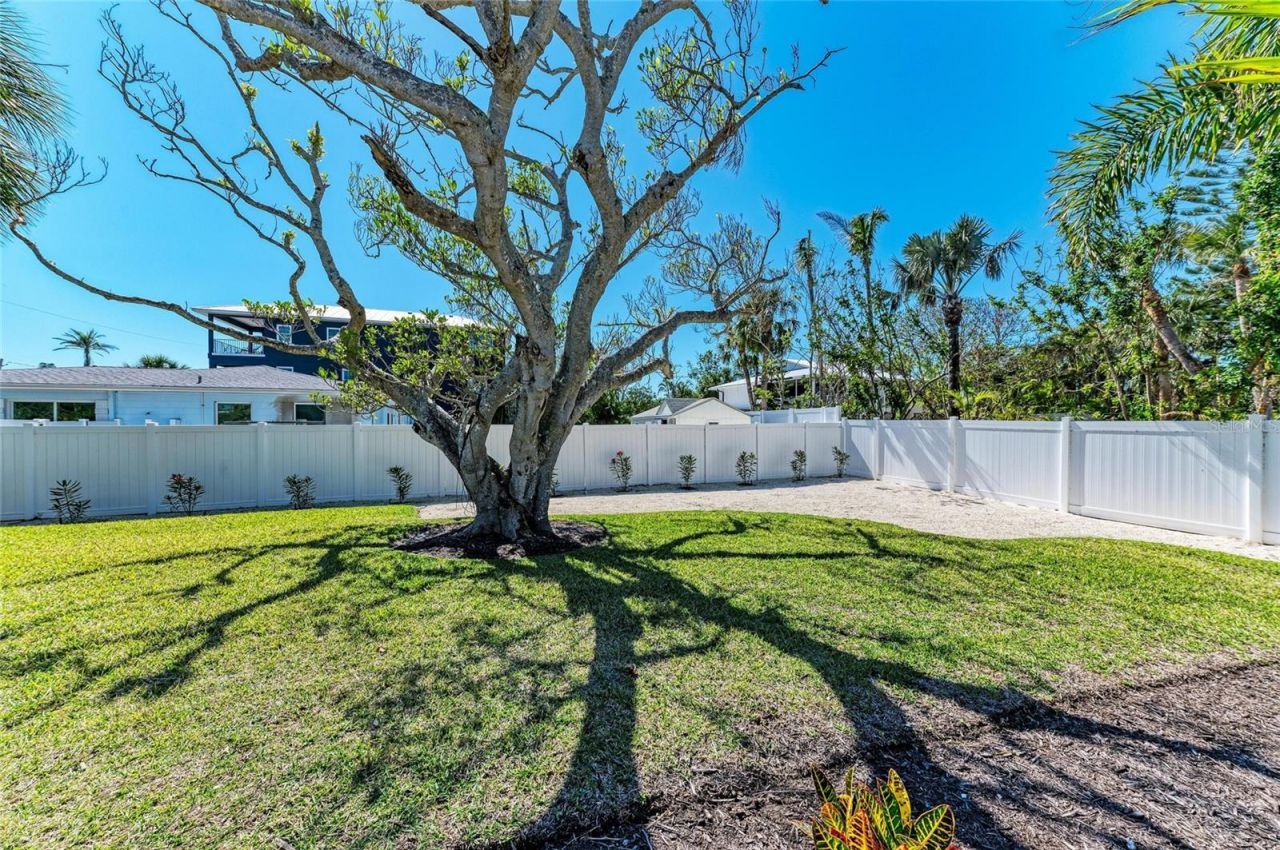 165 Crescent Drive, Anna Maria, FL 34216 Photo