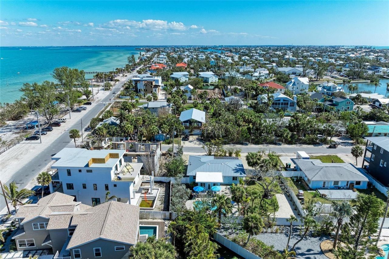 165 Crescent Drive, Anna Maria, FL 34216 Photo