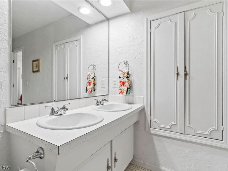 11 Meadowlawn Drive, Unit 1, Mentor, OH 44060 Photo 21