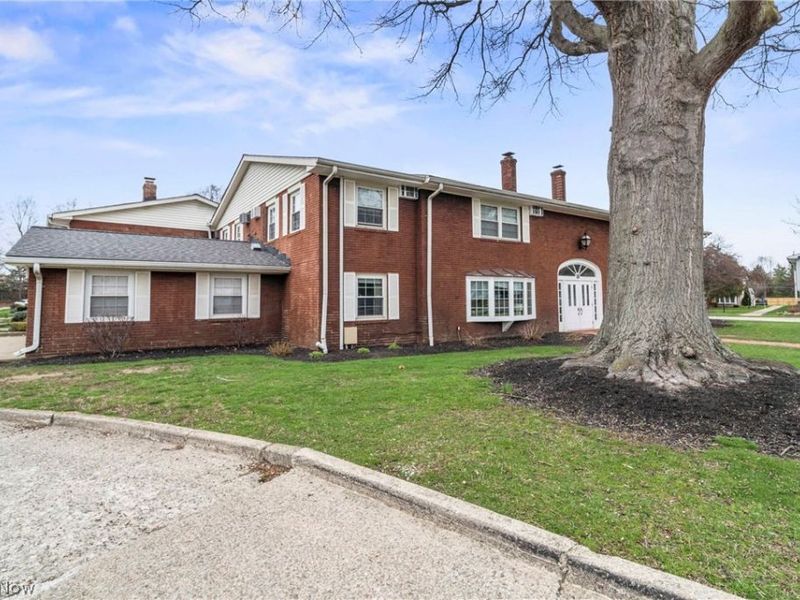 11 Meadowlawn Drive, Unit 1, Mentor, OH 44060 Photo 3