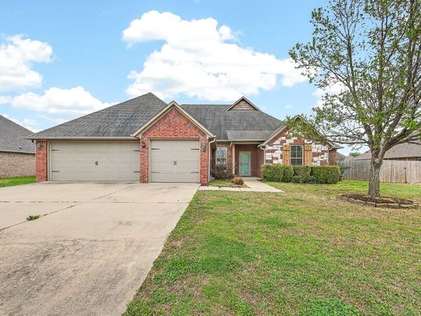 3807 SW Roundstone Boulevard, Bentonville, AR 72713