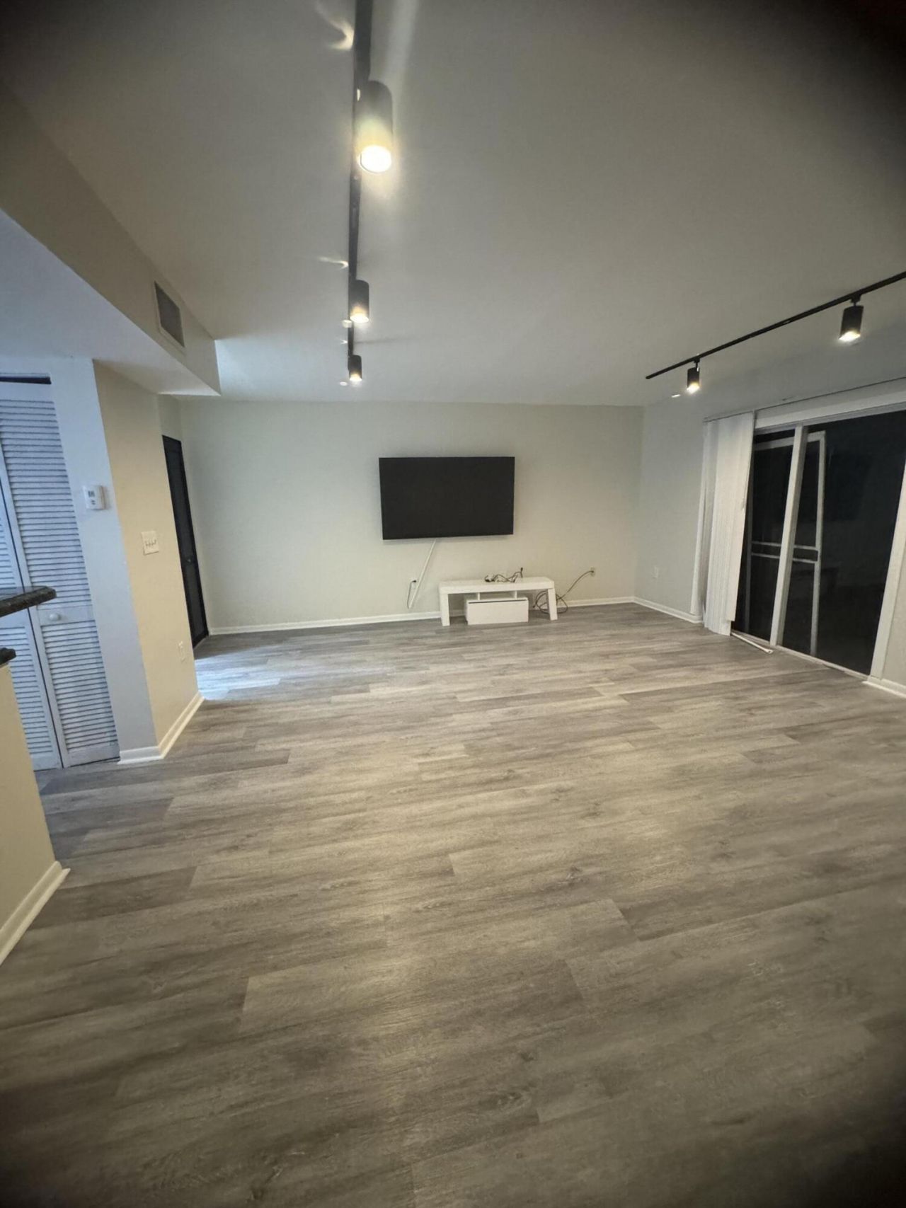 20818 San Simeon Way, Unit 106, Miami, FL 33179 Photo