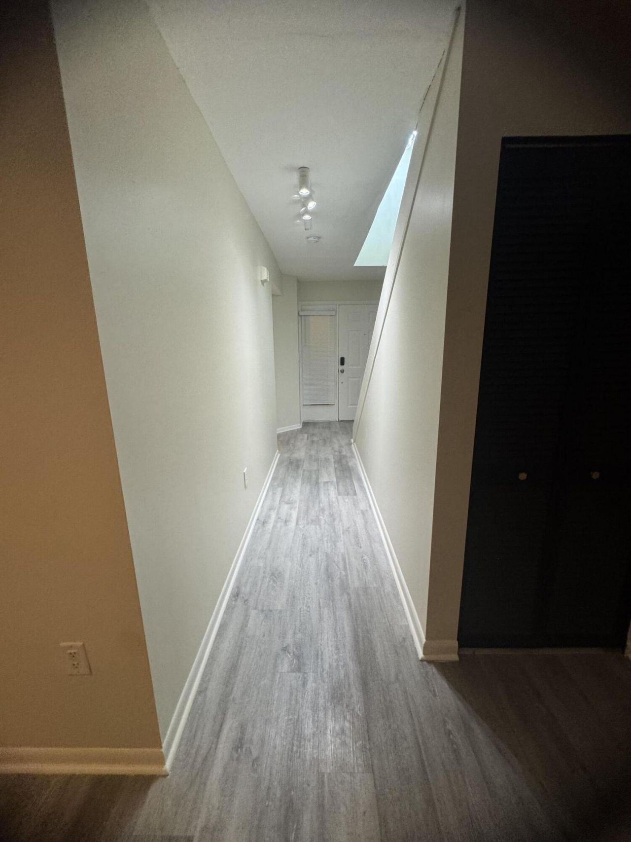 20818 San Simeon Way, Unit 106, Miami, FL 33179 Photo