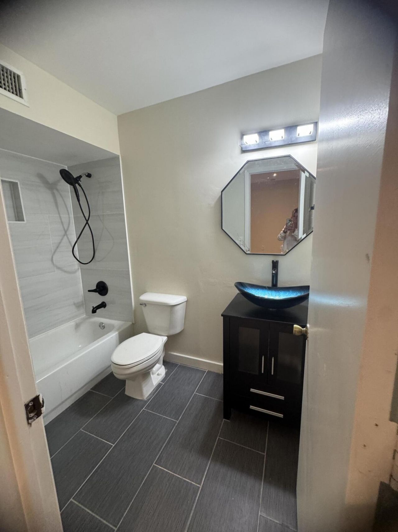 20818 San Simeon Way, Unit 106, Miami, FL 33179 Photo