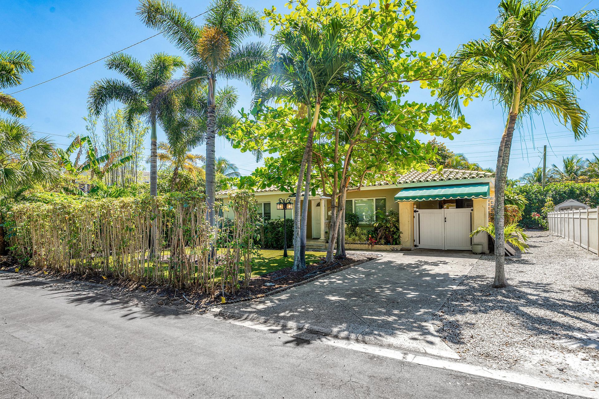 310 Russlyn Drive, West Palm Beach, FL 33405 Photo