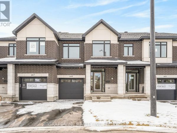 449 Haresfield Court, Ottawa, ON K2M0B6