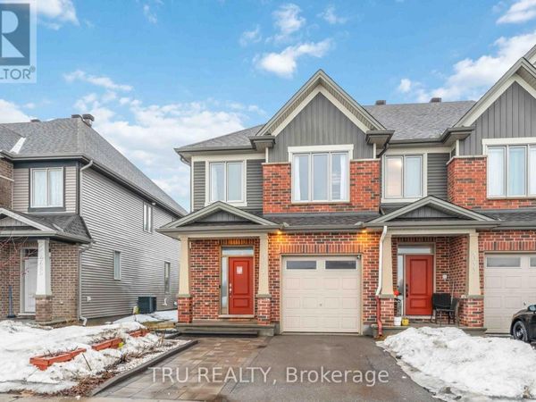 4031 Kelly Farm Drive, Ottawa, ON K1T0R6