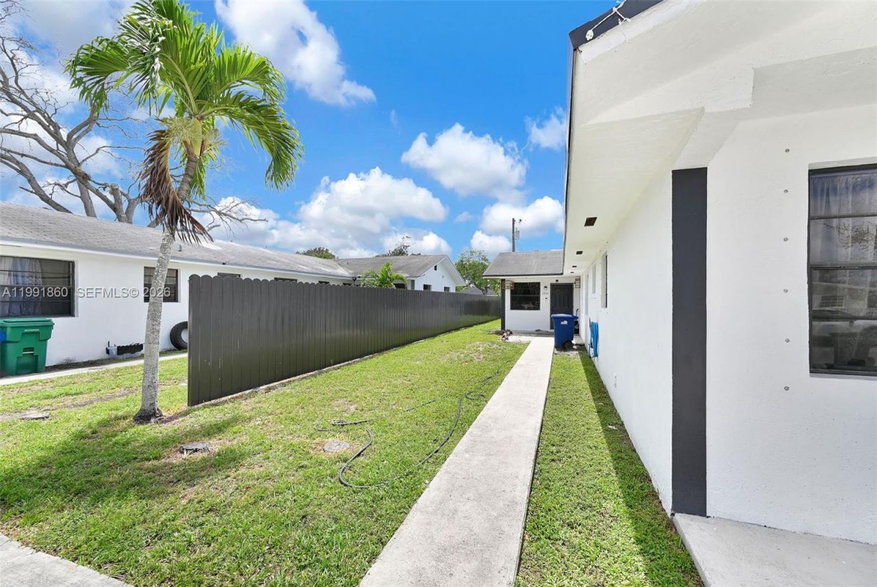 2934 NW 94th St , Miami, FL 33147 Photo