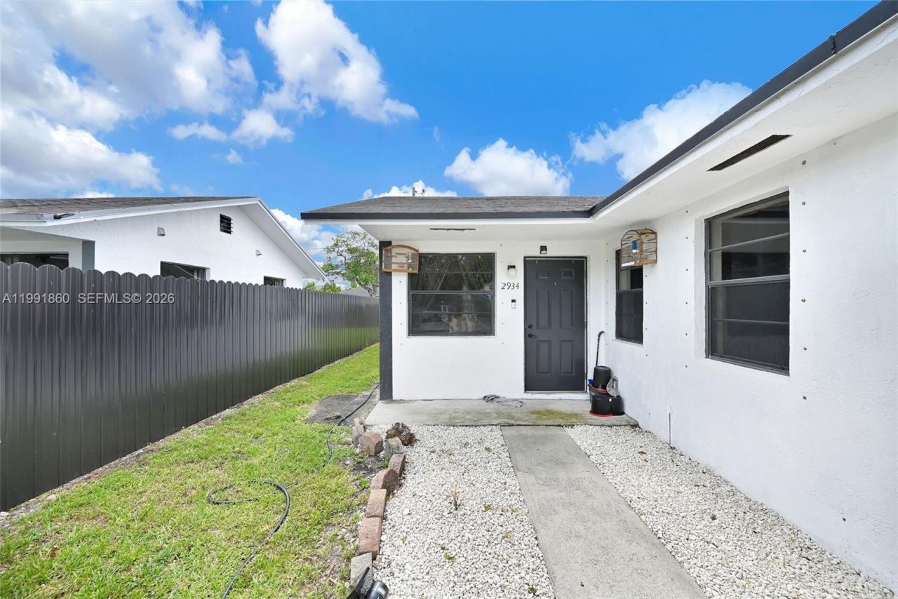 2934 NW 94th St , Miami, FL 33147 Photo
