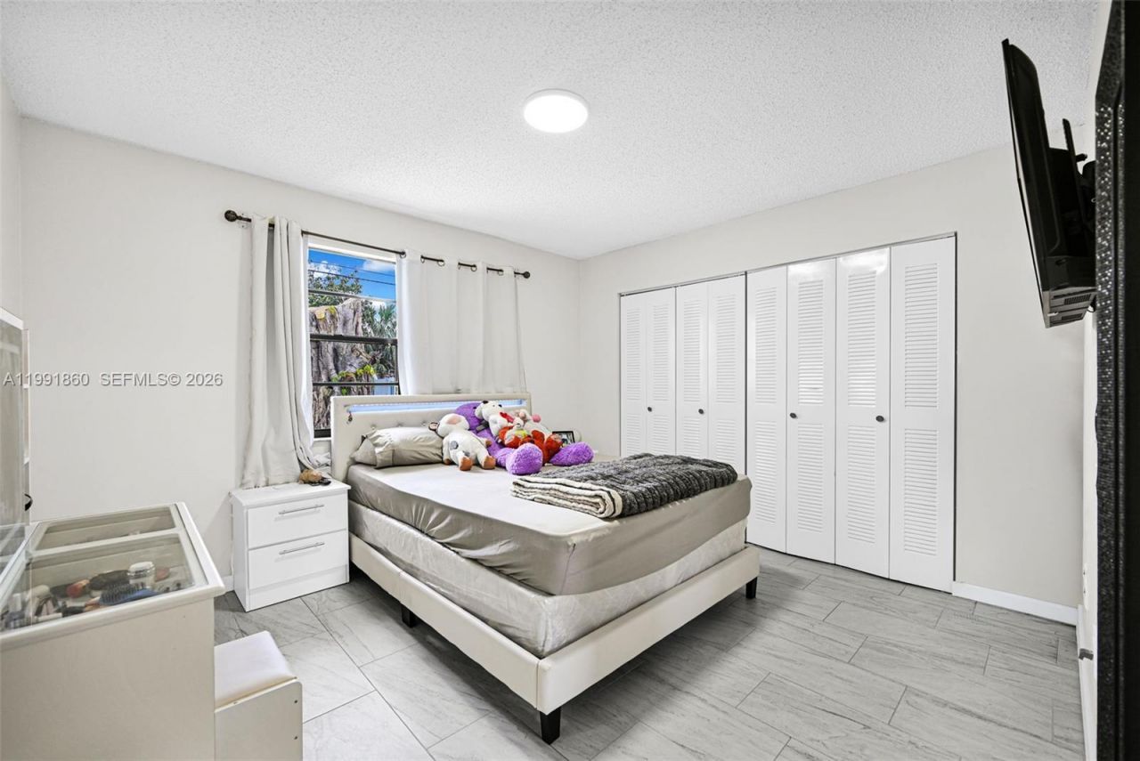 2934 NW 94th St, Miami, FL 33147 Photo