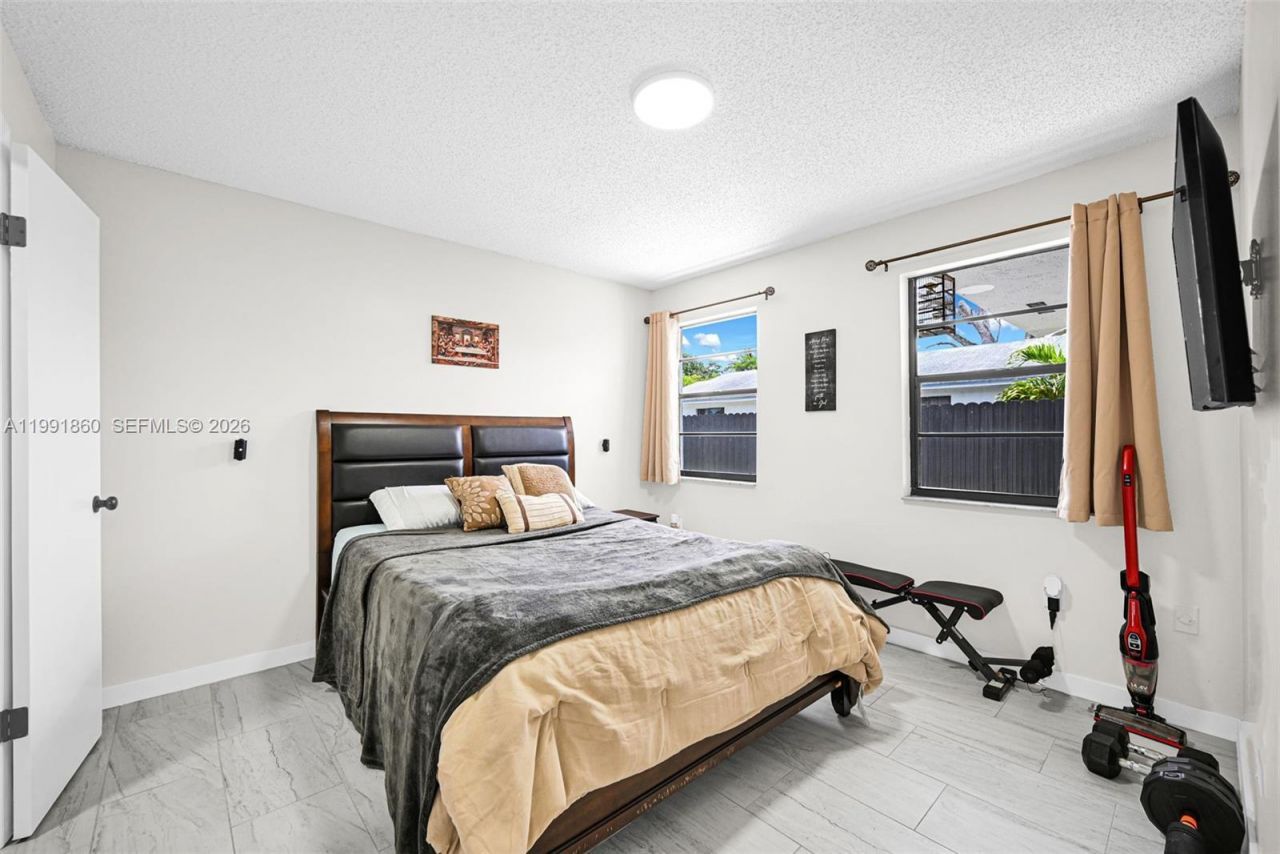 2934 NW 94th St , Miami, FL 33147 Photo