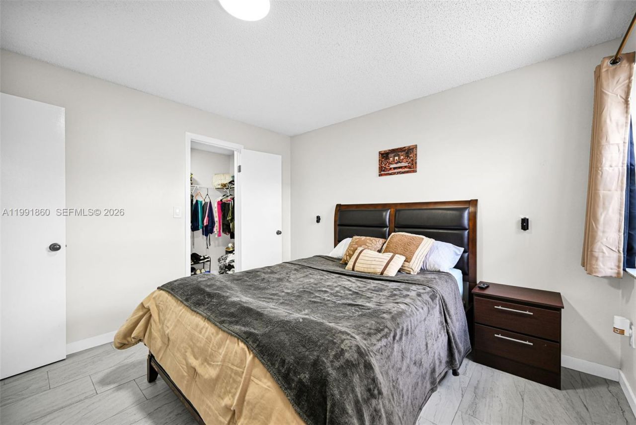 2934 NW 94th St, Miami, FL 33147 Photo