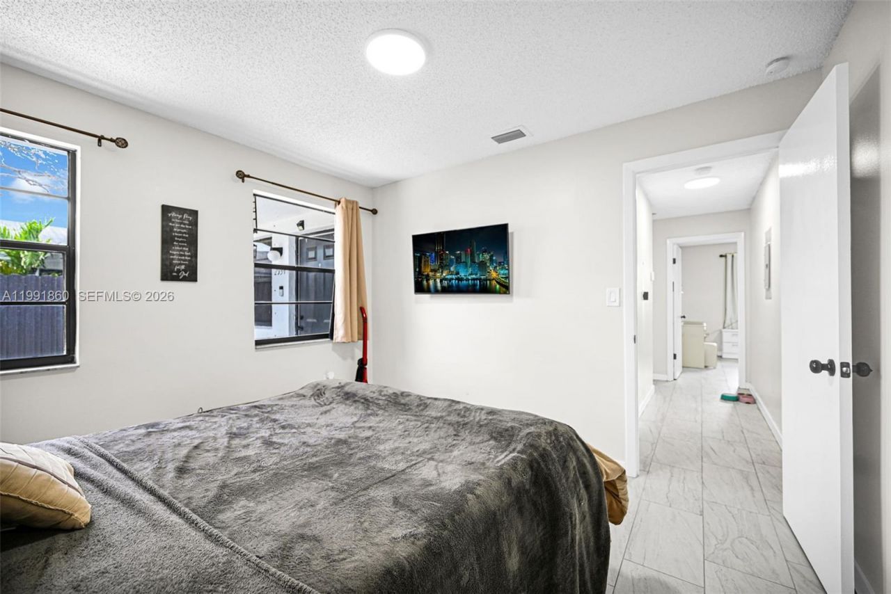 2934 NW 94th St , Miami, FL 33147 Photo