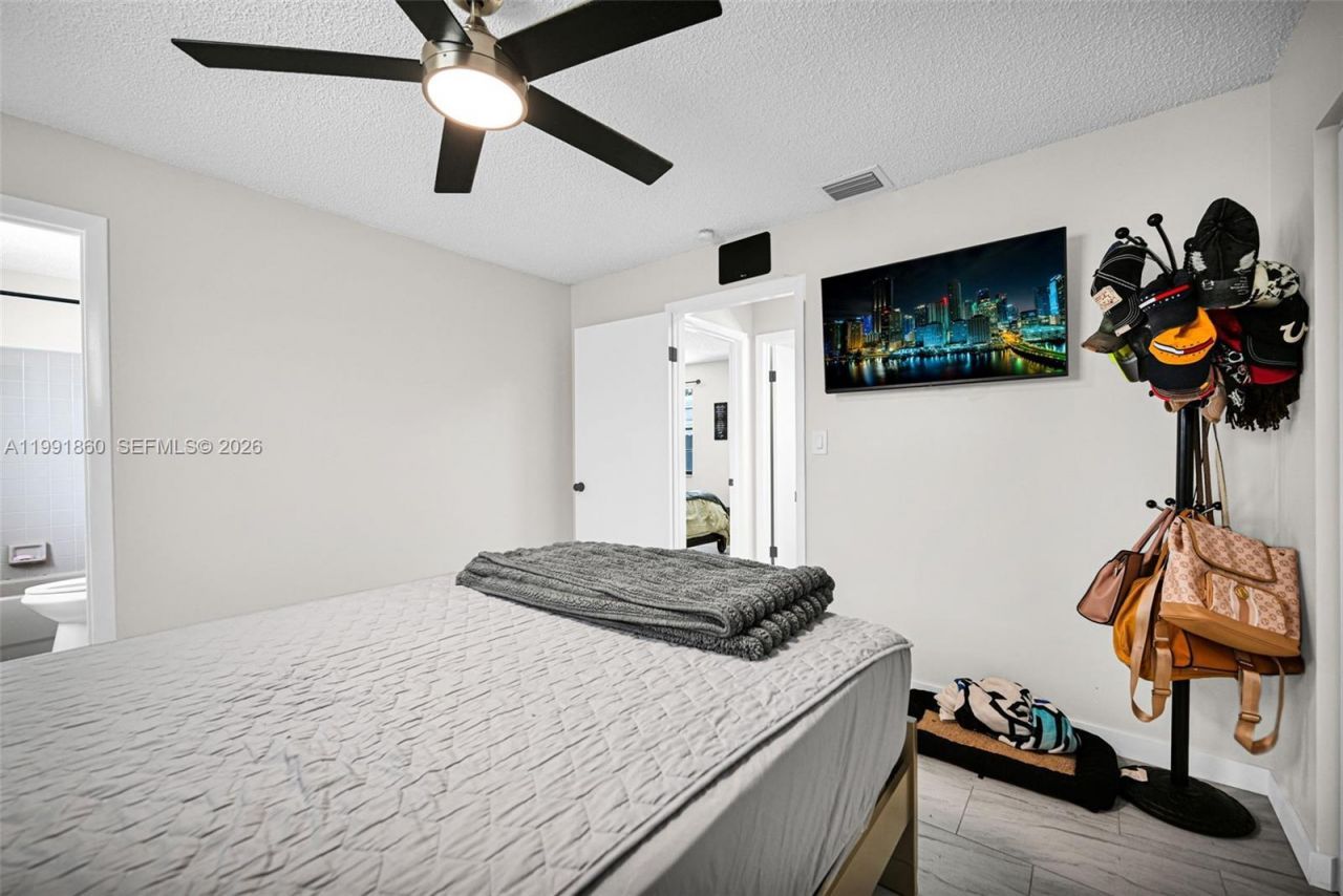 2934 NW 94th St , Miami, FL 33147 Photo