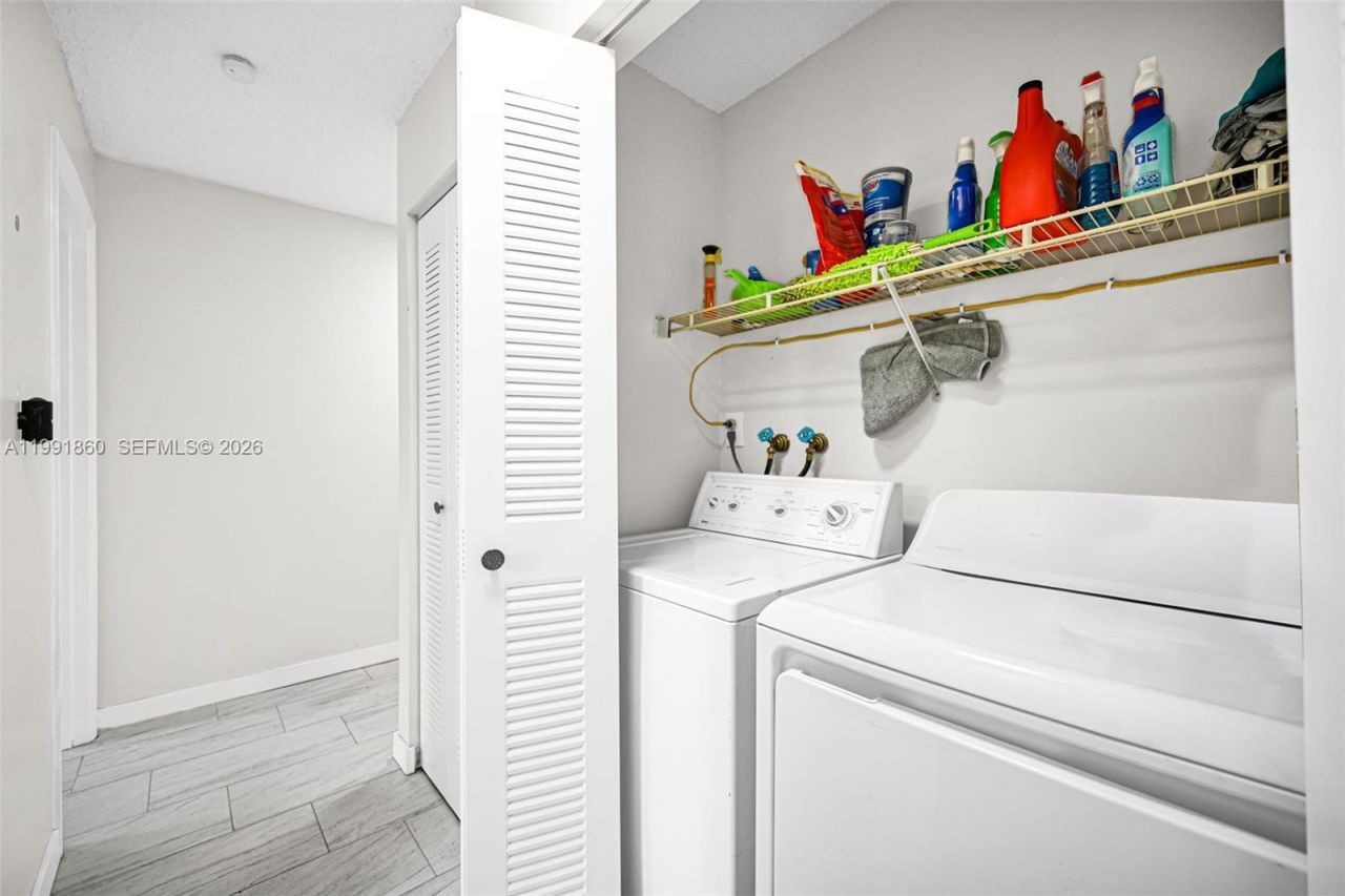 2934 NW 94th St, Miami, FL 33147 Photo