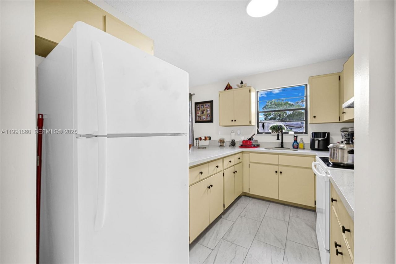 2934 NW 94th St, Miami, FL 33147 Photo